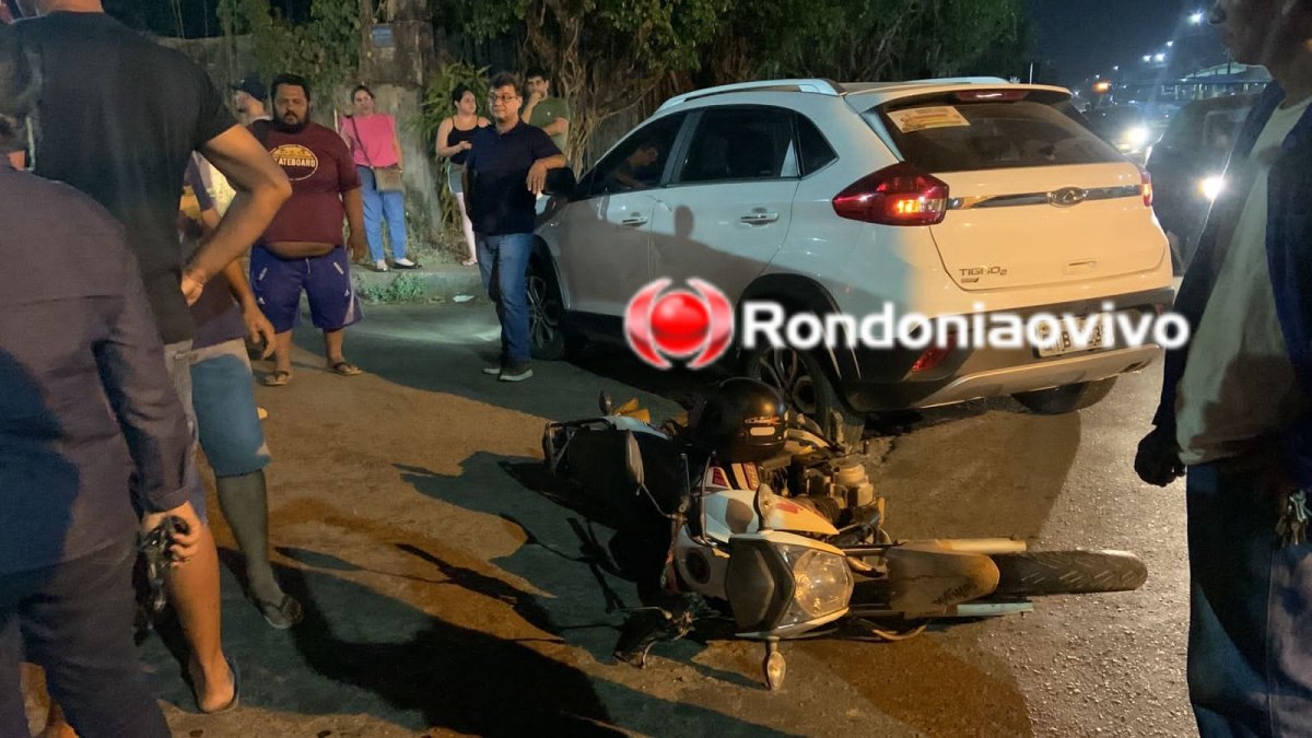 TRÊS E MEIO: Colisão entre carro e moto deixa motociclista lesionado na zona Sul