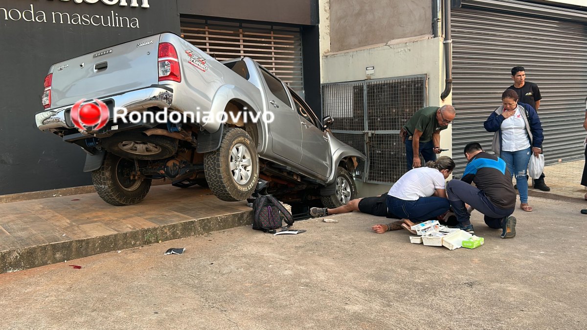 IMPRUDÊNCIA: Dois motoristas sofrem lesões na cabeça após grave colisão entre Hilux e Gol