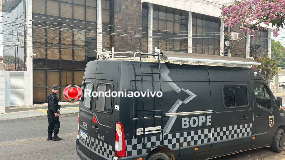 SUSPEITA DE EXPLOSIVO: Mochila encontrada em banco é detonada por Esquadrão Antibombas - VIDEO