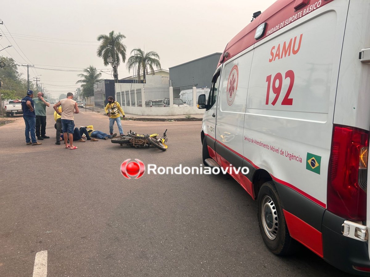 LESÕES: Mototaxista e passageiro sofrem acidente após motorista de Etios avançar