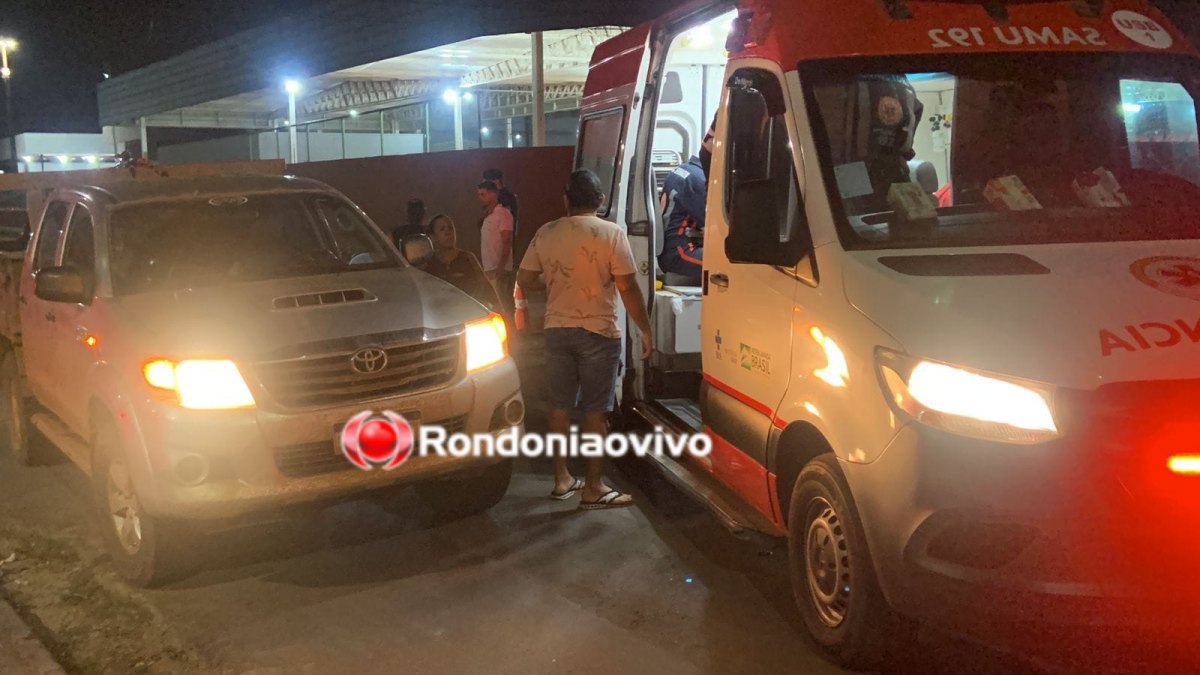 NO LAGOA: Jovem em moto sofre fratura ao ser atropelada por Hilux 
