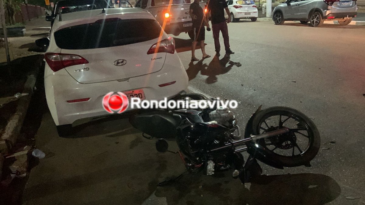 NA FARQUAR: Acidente envolvendo três veículos deixa motociclista ferido 