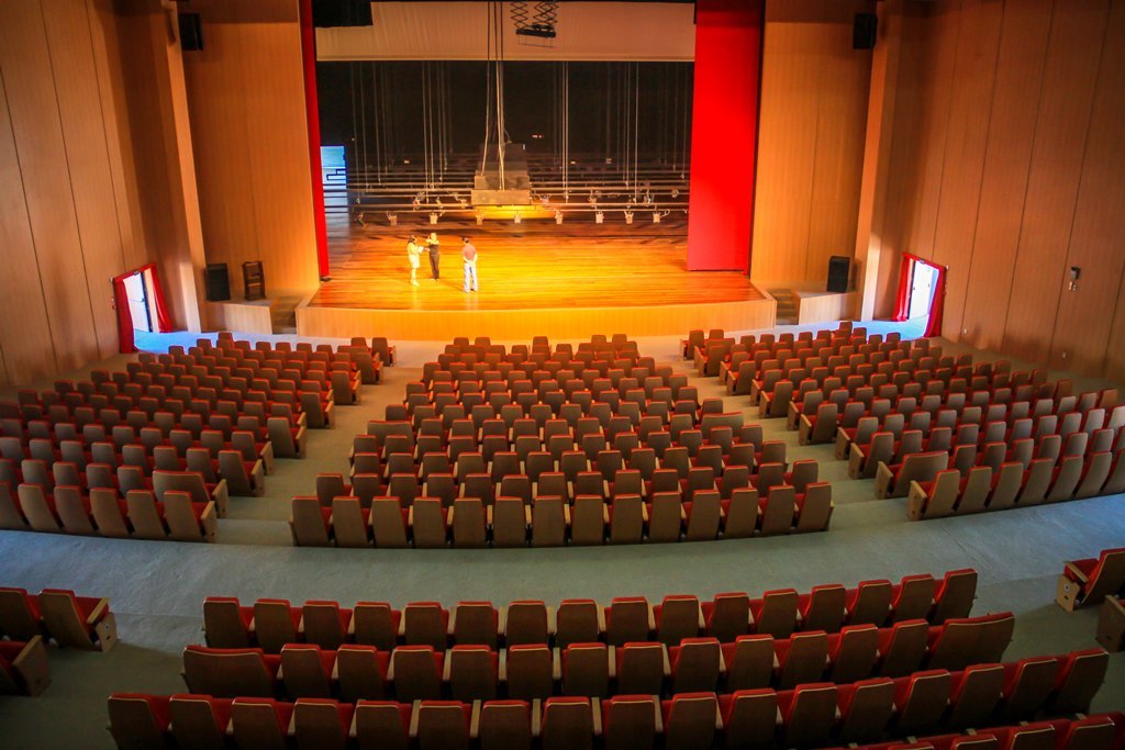 TURISMO: Conheça Palácio das Artes, um dos maiores teatros da região Norte