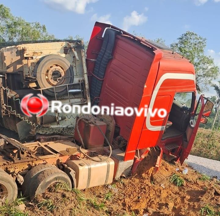 ACIDENTE: Carreta com carga de pedra brita tomba na BR-364 