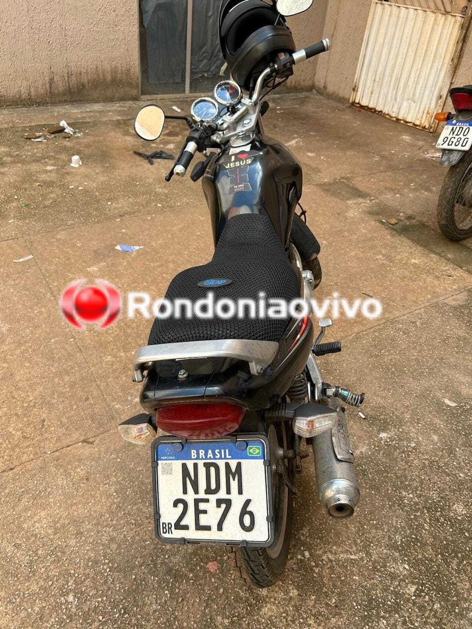 JUNTOS NO CRIME: Casal é preso em condomínio após roubo em comércio