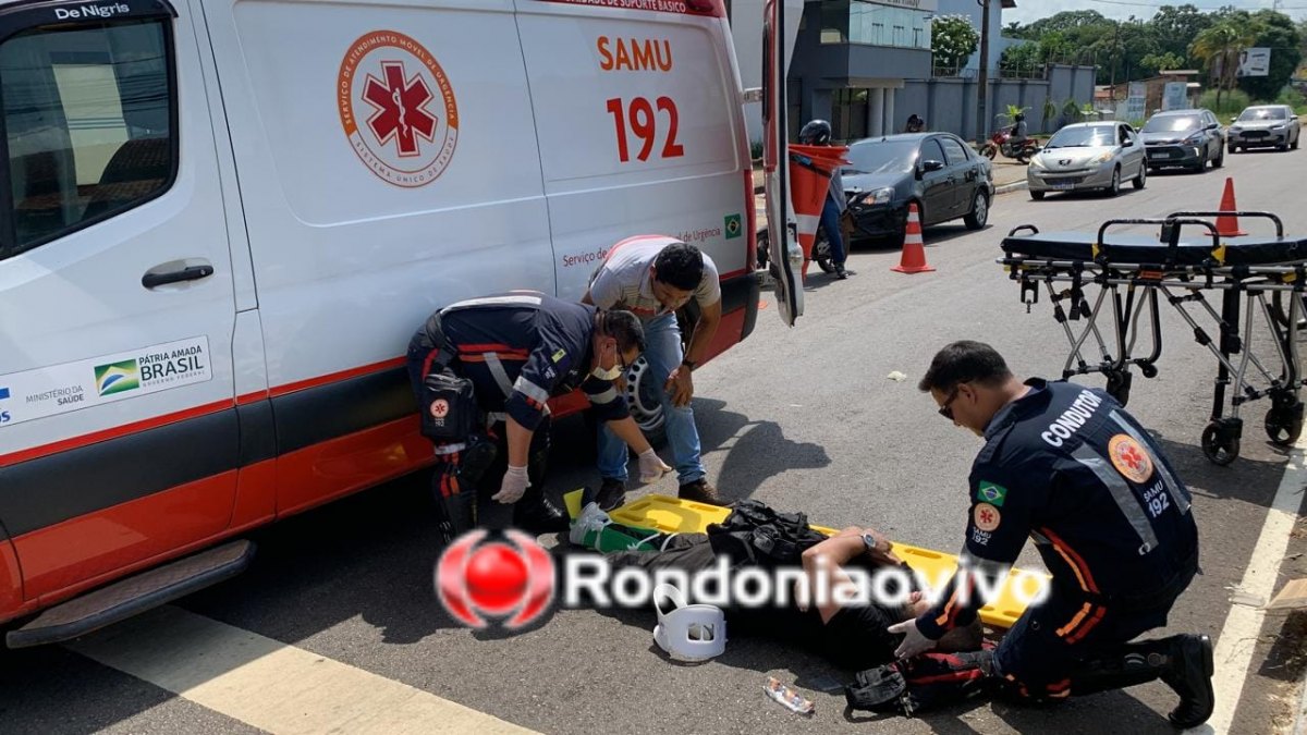 GRAVE: Motociclista tem fratura exposta na perna após taxista fazer retorno proibido
