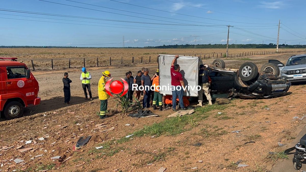 AO VIVO: Mãe e duas filhas sofrem grave ferimentos após Hilux capotar na BR-364