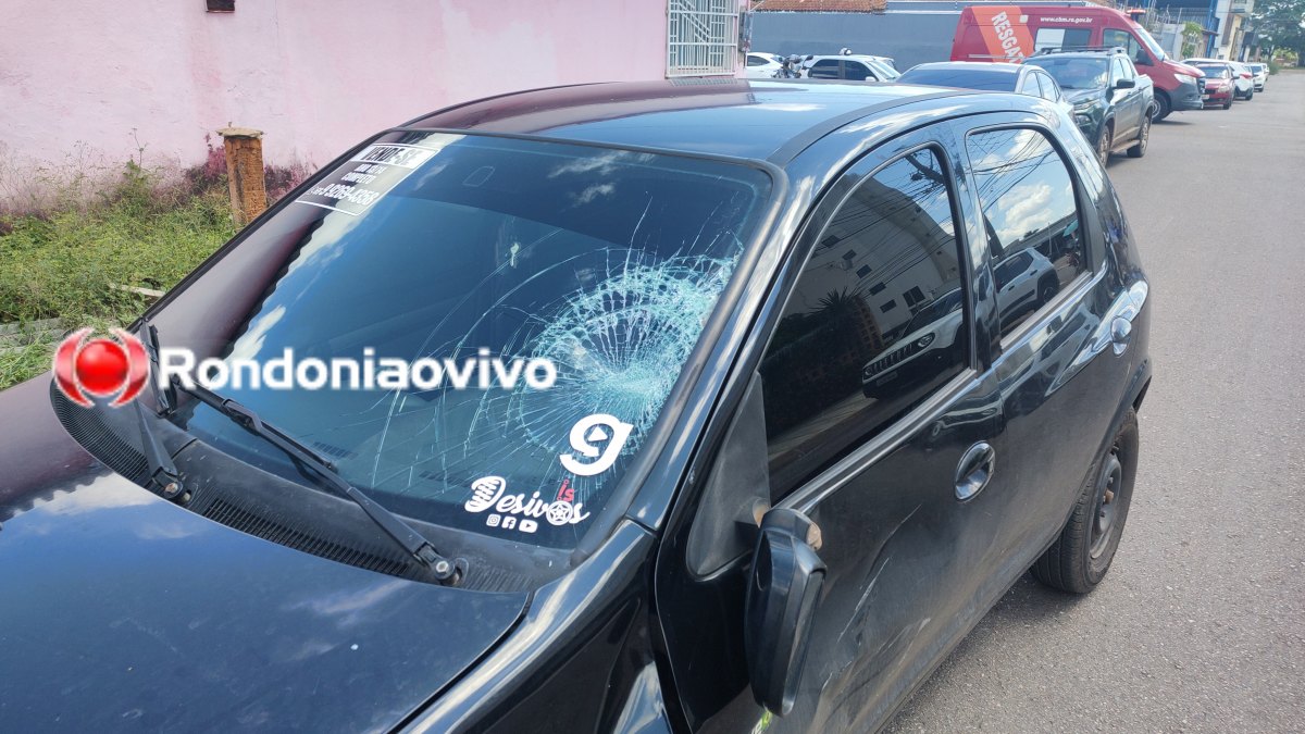 VÍDEO: Mulher de moto sofre grave fratura após avançar cruzamento