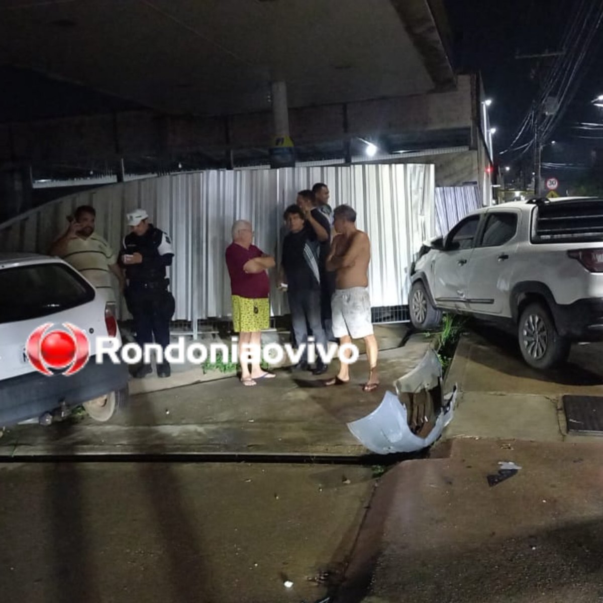 URGENTE: Criança fica ferida em grave batida entre carros na Dom Pedro II