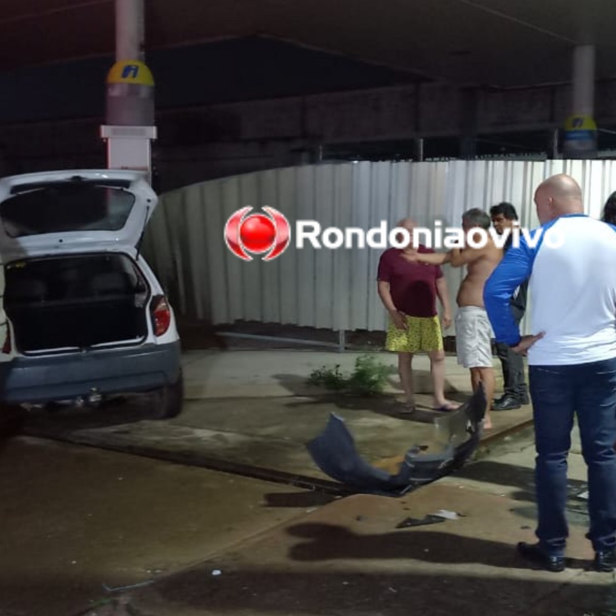 URGENTE: Criança fica ferida em grave batida entre carros na Dom Pedro II