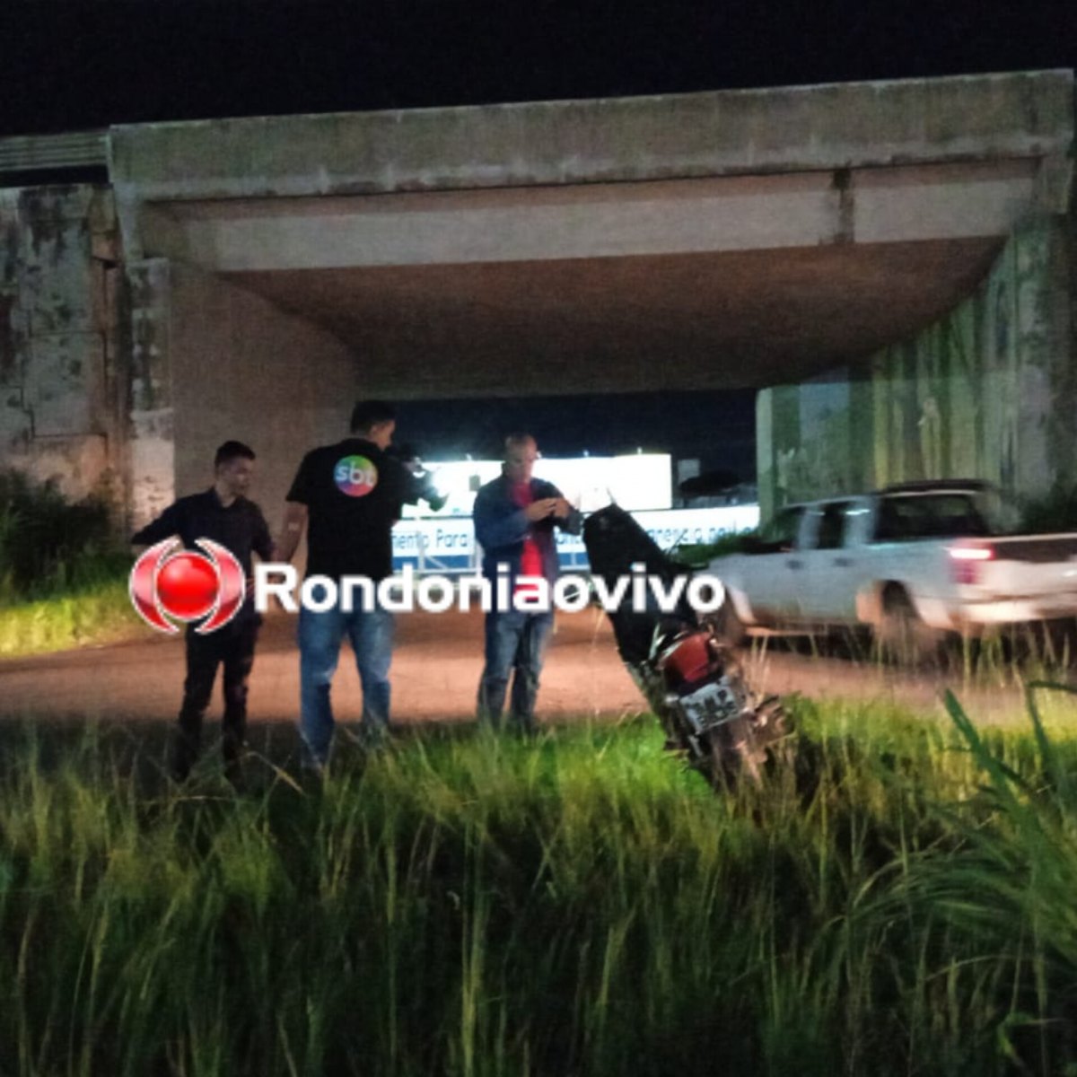 PERDEU O CONTROLE: Idoso fica desacordado após sofrer queda de moto no viaduto 