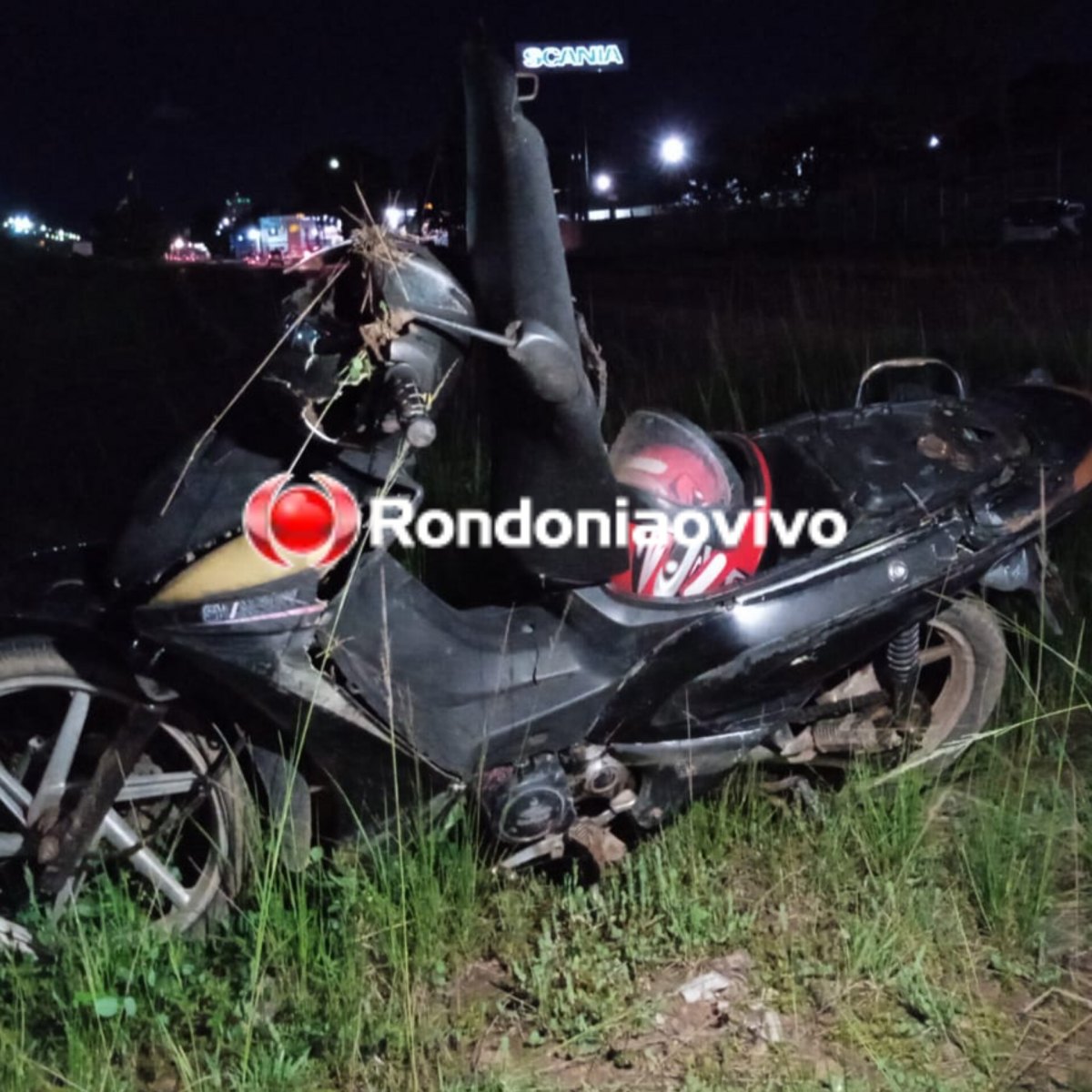 PERDEU O CONTROLE: Idoso fica desacordado após sofrer queda de moto no viaduto 