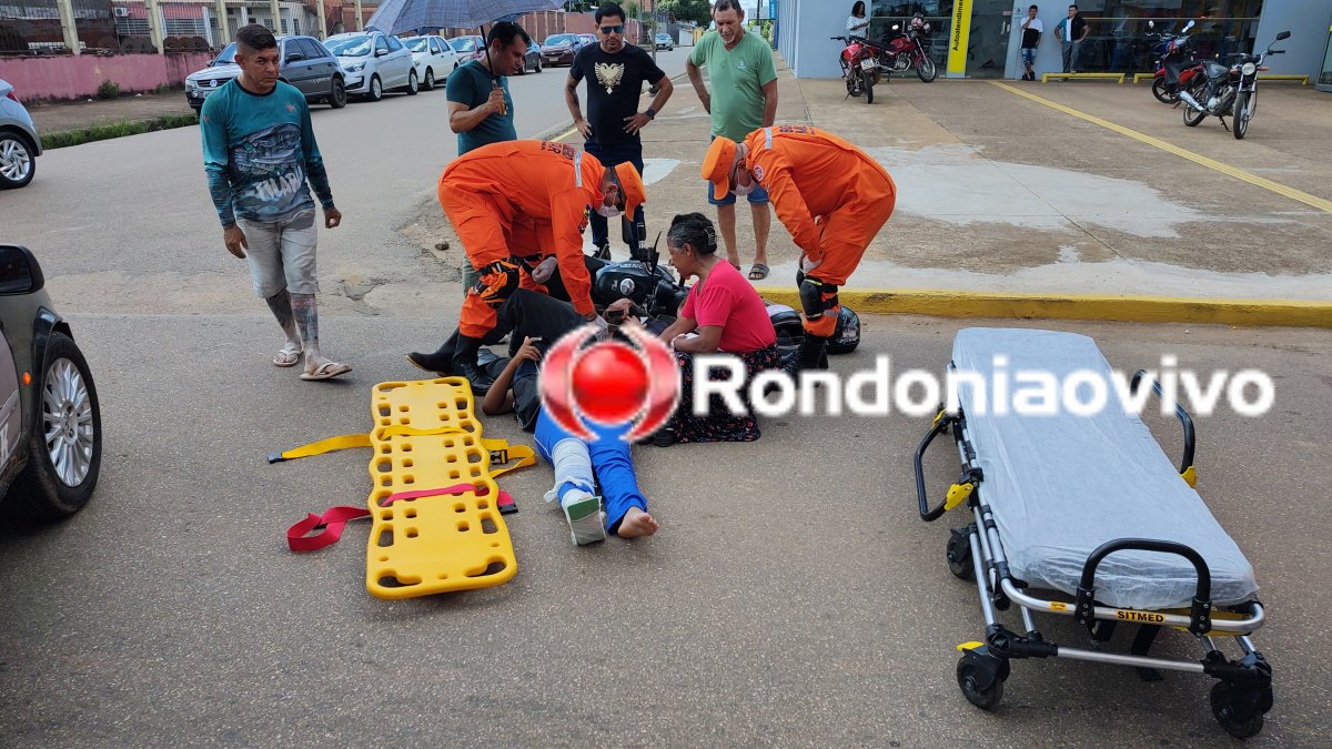 VÍDEO: Adolescente e pai sofrem grave acidente em frente ao Banco do Brasil