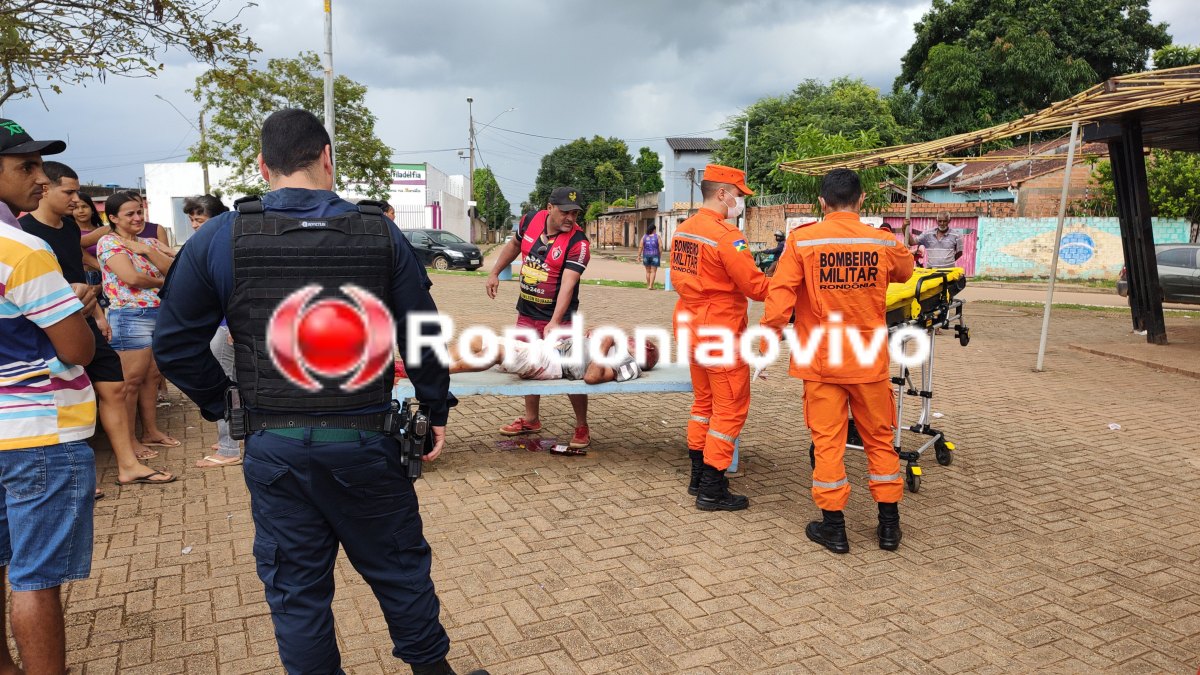 GRAVE: Homem é atacado com gargalo de garrafa em praça