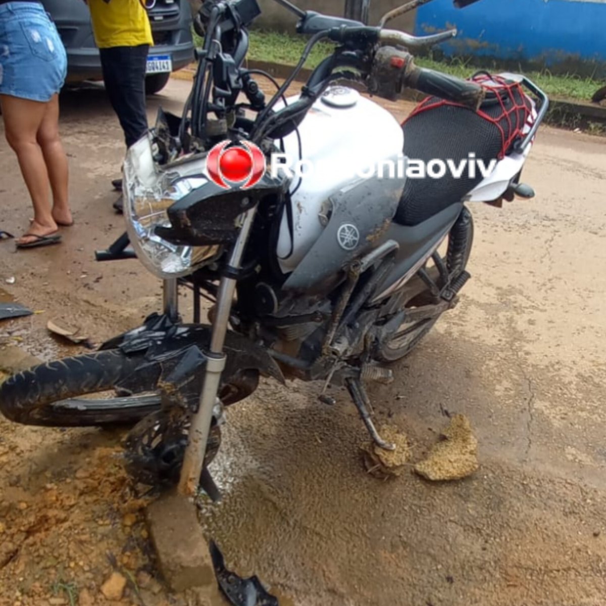 COLISÃO ENTRE MOTOS: Vídeo mostra gravíssimo acidente com três vítimas na zona Leste 