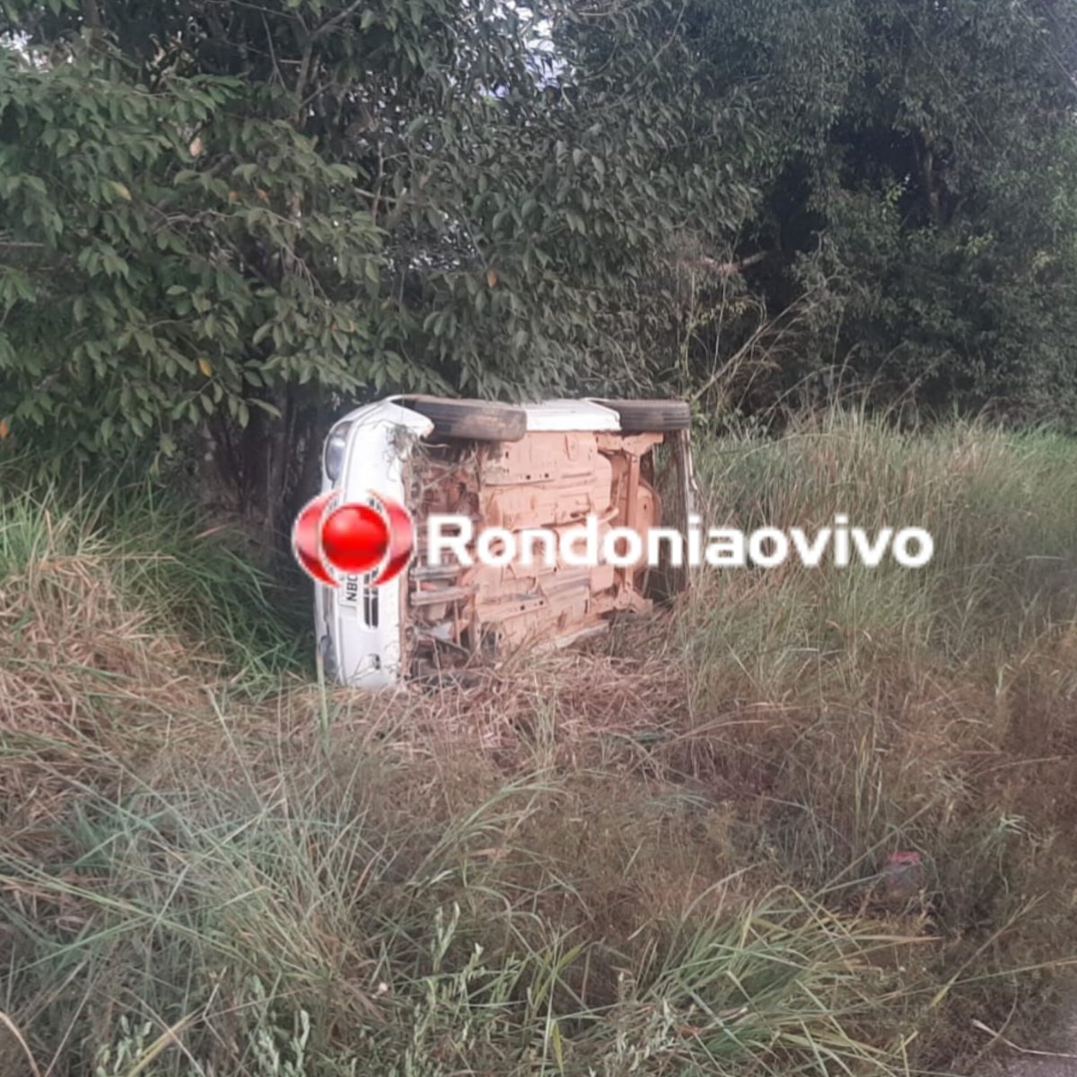 CAPOTAMENTO: Grave acidente é registrado na Avenida Rio Madeira 