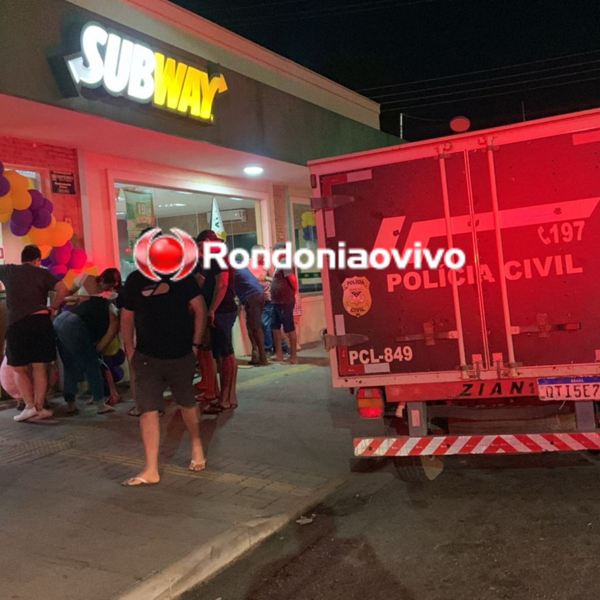 TIROS NA CABEÇA: Vídeo mostra execução de 'Raunei do PCC' em lanchonete da Subway 