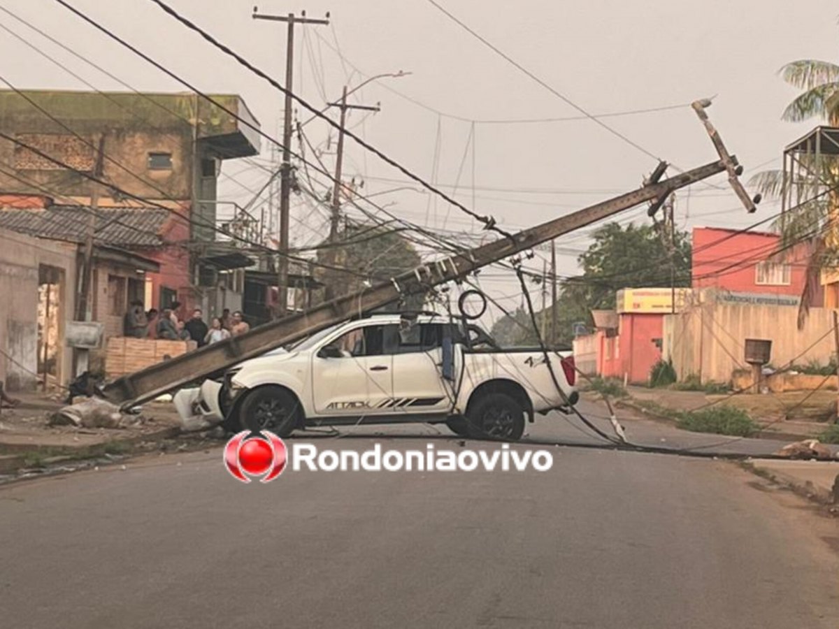 VÍDEO: Motorista de caminhonete  derruba poste e foge na zona Sul