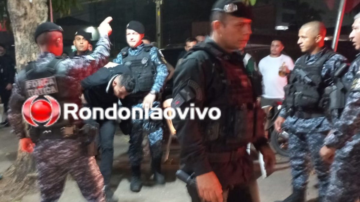 APÓS PERSEGUIÇÃO: 'Rafael do PCC' é preso com pistola, várias munições, moto roubada e droga