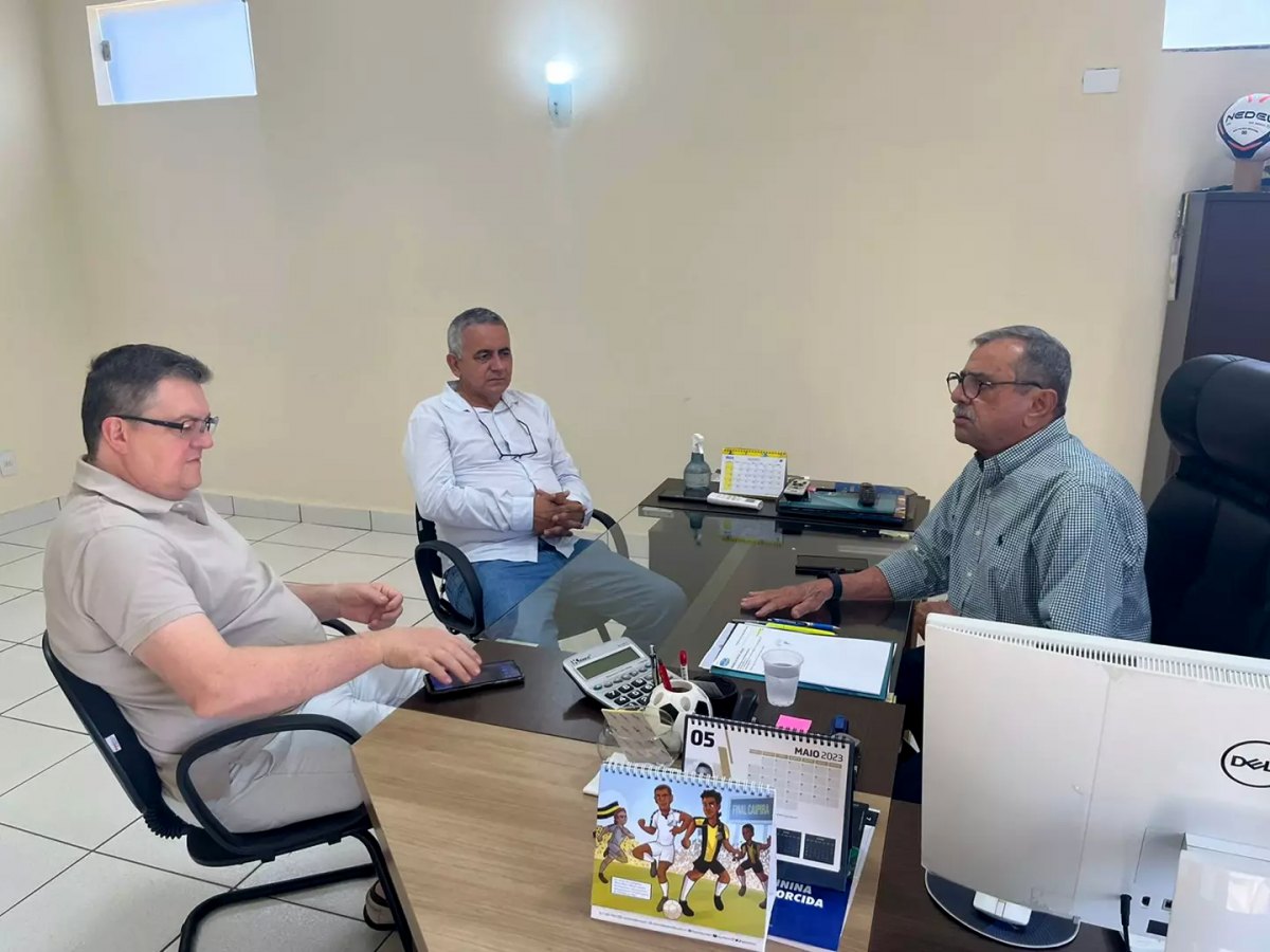 PARCERIA: Presidente da FFER recebe proprietário da materiais esportivos Bolas Nedel