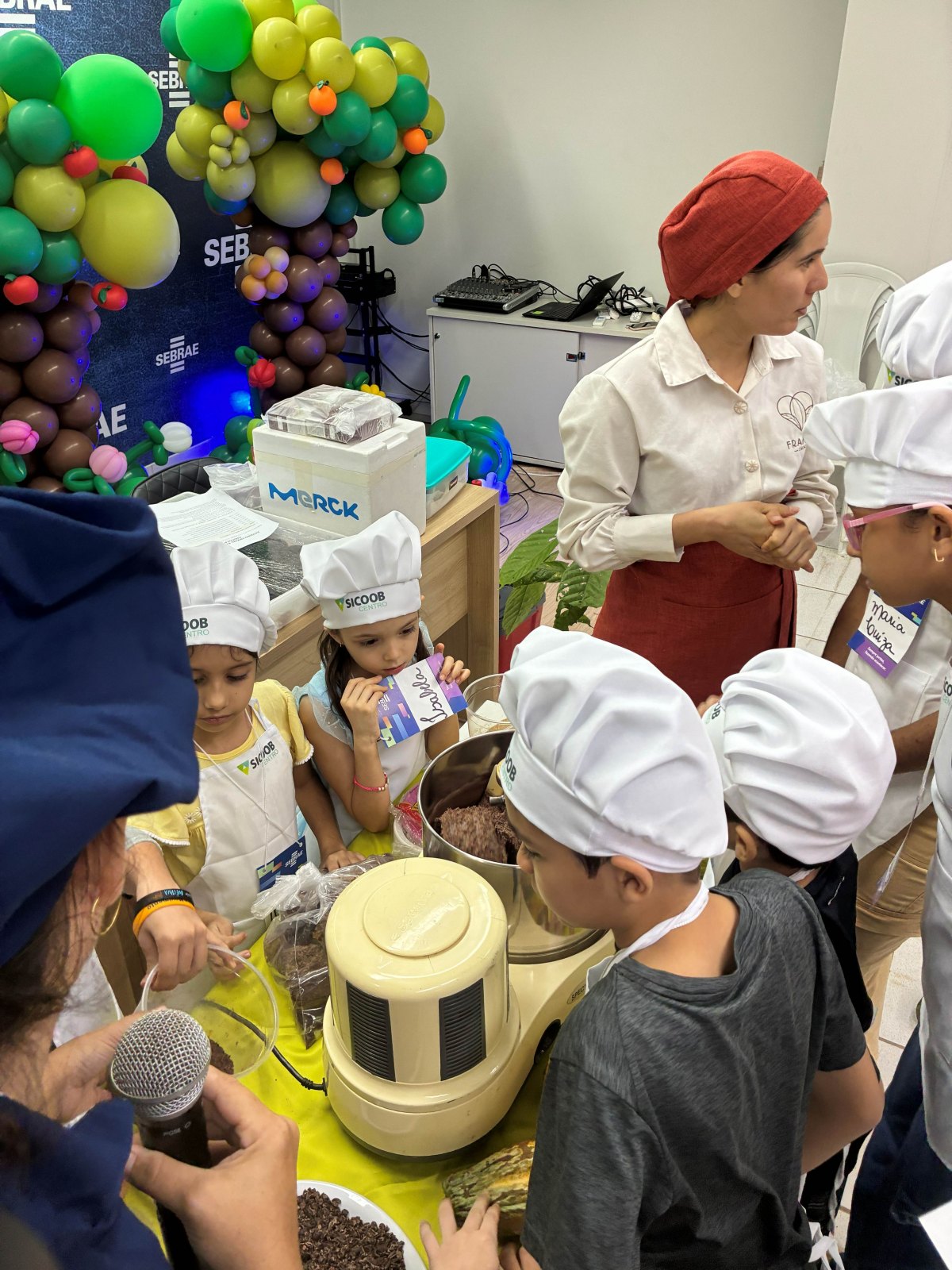 SEBRAE: Oficina de chocolate reúne 70 crianças em Ji-Paraná