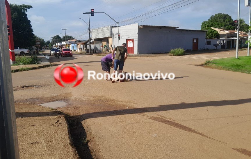 URGENTE: Mulher atropelada bate a cabeça no asfalto e fica gravemente ferida