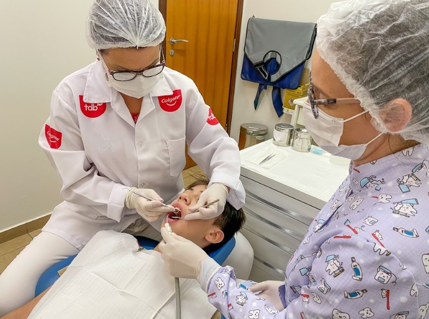 MEGA TRIAGEM: Turma do Bem e Colgate selecionam jovens para tratamento odontológico gratuito