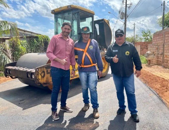 PAVIMENTAÇÃO: Márcio Pacele participa do lançamento das obras no bairro Rosalina de Carvalho