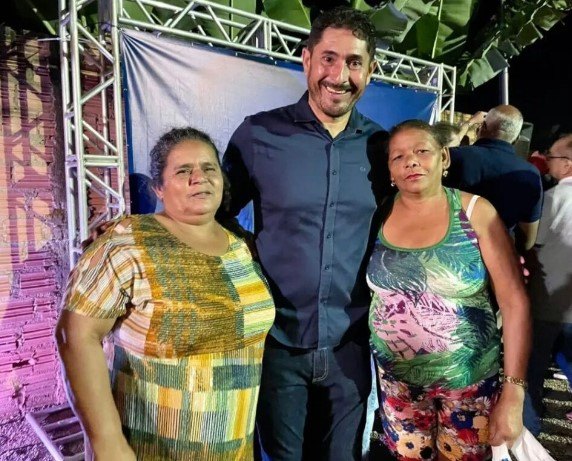 PAVIMENTAÇÃO: Márcio Pacele participa do lançamento das obras no bairro Rosalina de Carvalho