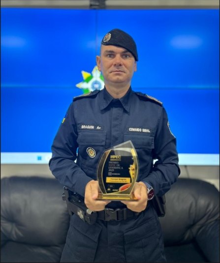 ATUAÇÃO RECONHECIDA: Comandante-geral da PM de Rondônia recebe Prêmio IHPEC de Liderança 2025