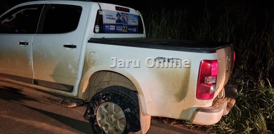 VANDALISMO: Antidemocráticos trocam tiros com a PM quando iam incendiar dois ônibus na BR-364