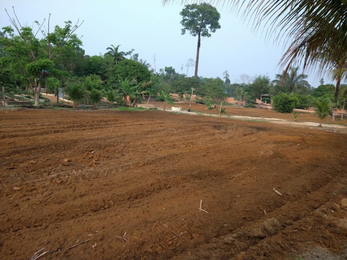 TRATOR: Vereador Marcio Miranda atende produtores do setor Chacareiro