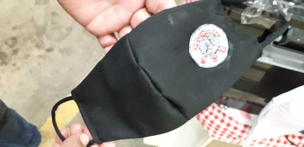 JARU: Vendedor garante nova fonte de renda com venda de máscaras 