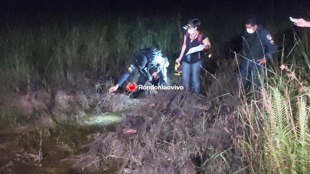 VÍDEO: Cadáver de mulher em decomposição é encontrado jogado em matagal