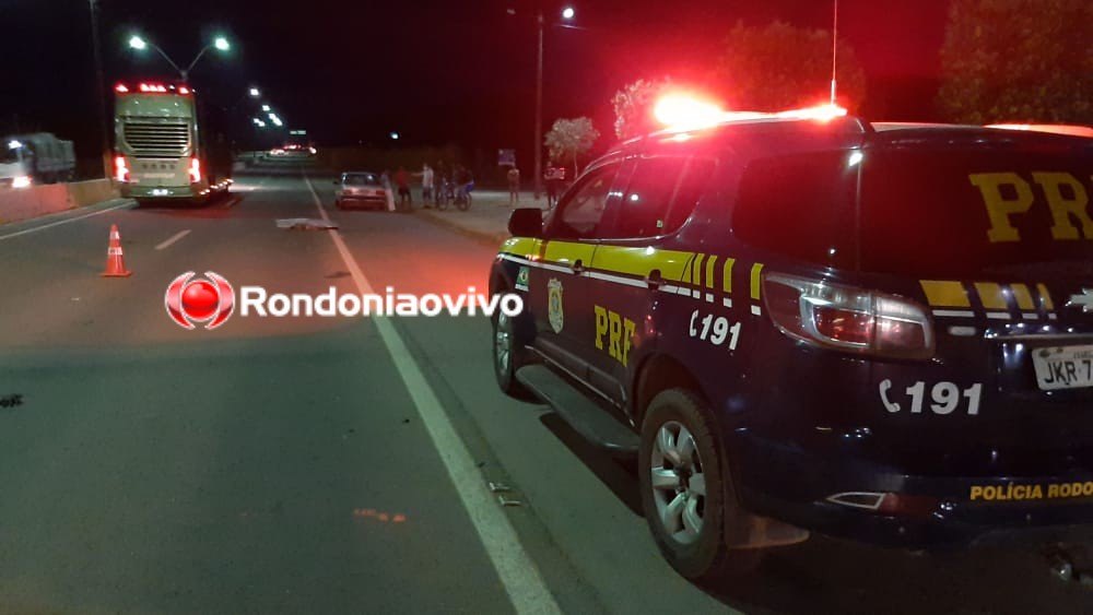 ASSISTA: Andarilho morre atropelado por carro na BR-364 em Porto Velho