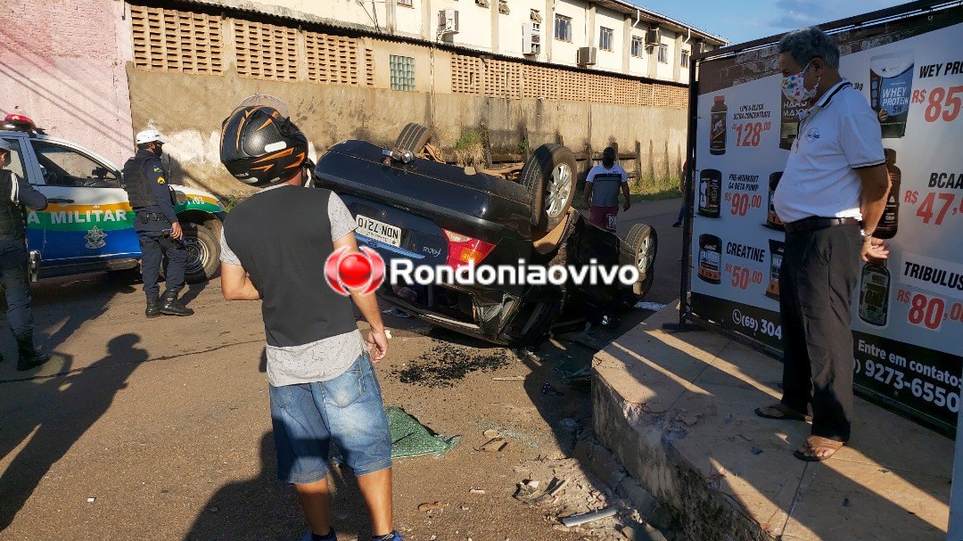ASSISTA: Criança é lançada para fora de carro durante capotamento