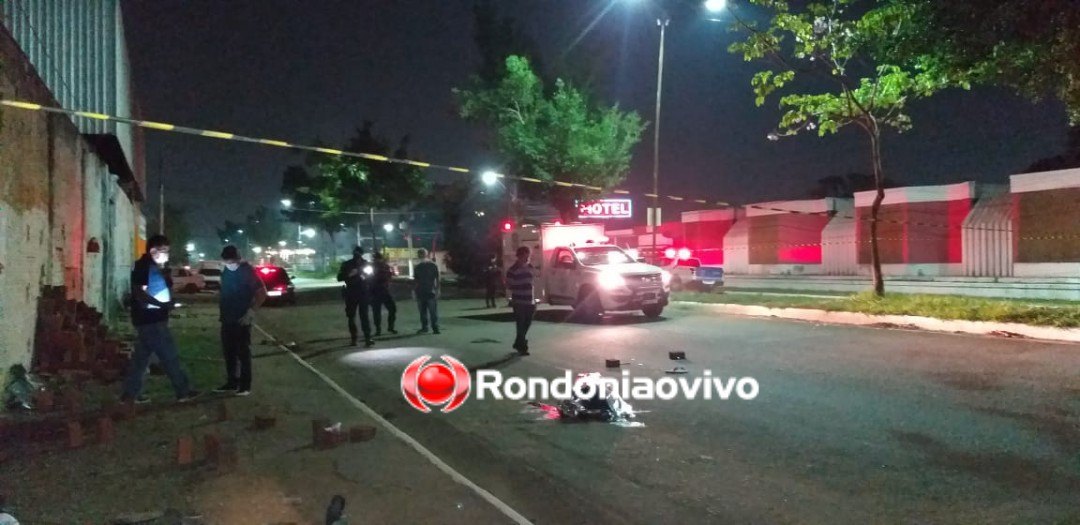 EXECUÇÃO: Homem é assassinado com seis tiros na frente de motel em Porto Velho