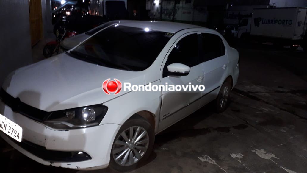 ATAQUES: Dois são presos em automóvel com arma de facção criminosa