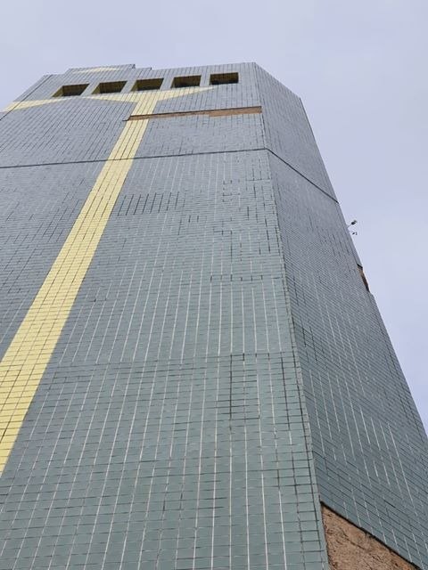 ABANDONO: Moradores do centro de Porto Velho temem que prédio desabe