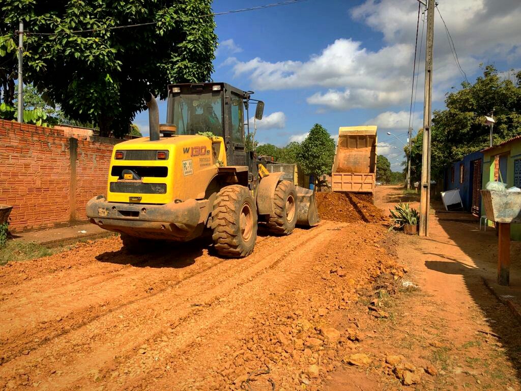 SETOR CHACAREIRO: Rua Airton Dias é pavimentada após pedido do vereador Márcio Miranda