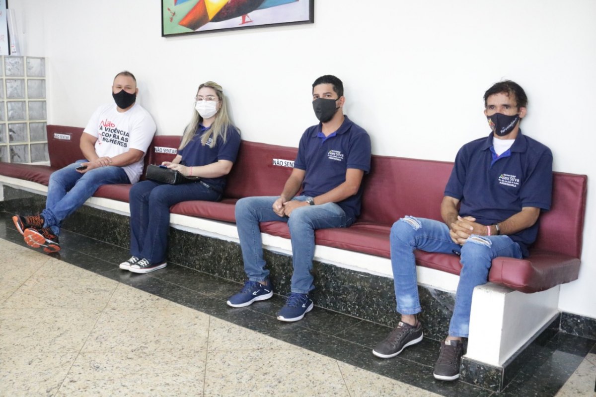 INICIATIVA: Assessores do Deputado Alex Silva promovem ação de doação de sangue 