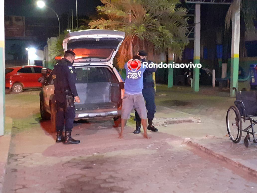 FÚRIA: Após usar droga, dupla agride irmão e tenta atacar policiais com socos e pedradas