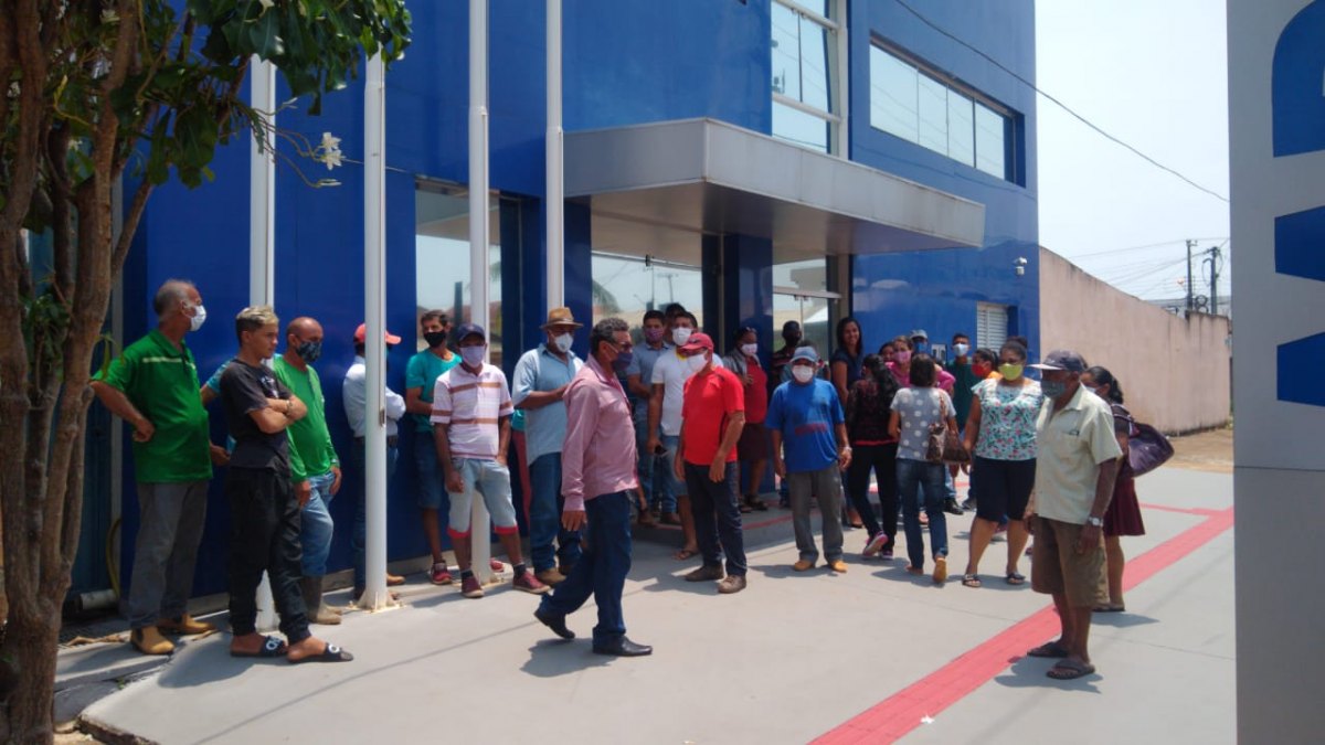 ABANDONADOS: Famílias protestam pedindo melhorias em estradas de assentamento agrícola