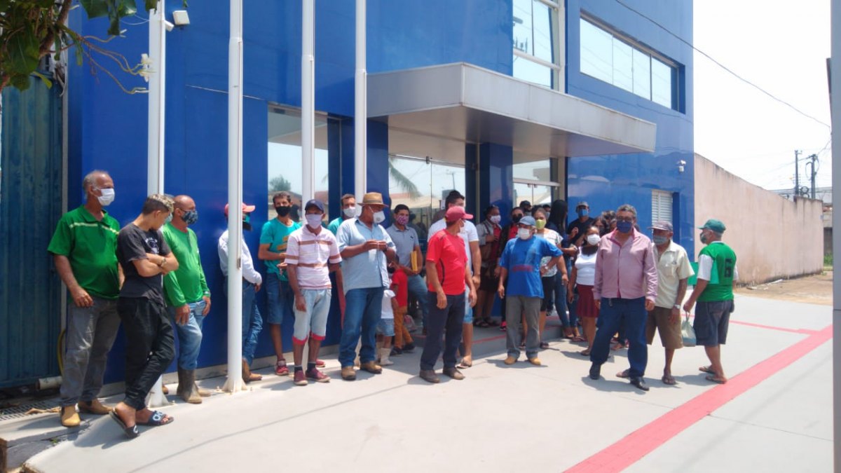 ABANDONADOS: Famílias protestam pedindo melhorias em estradas de assentamento agrícola