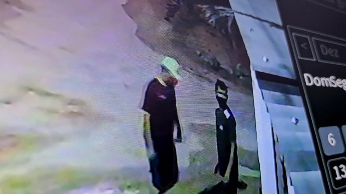 VÍDEO: Ladrões de câmeras de monitoramento são flagrados agindo em residência na capital