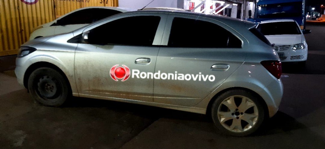APÓS DENÚNCIA: PM flagra dois em clube de eventos com drogas, moto e carro roubados