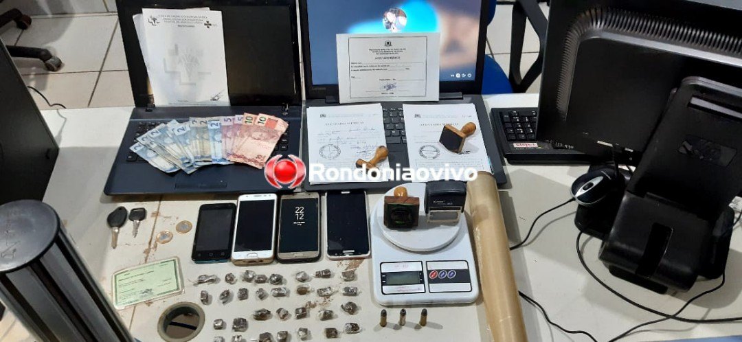 APÓS DENÚNCIA: PM flagra dois em clube de eventos com drogas, moto e carro roubados