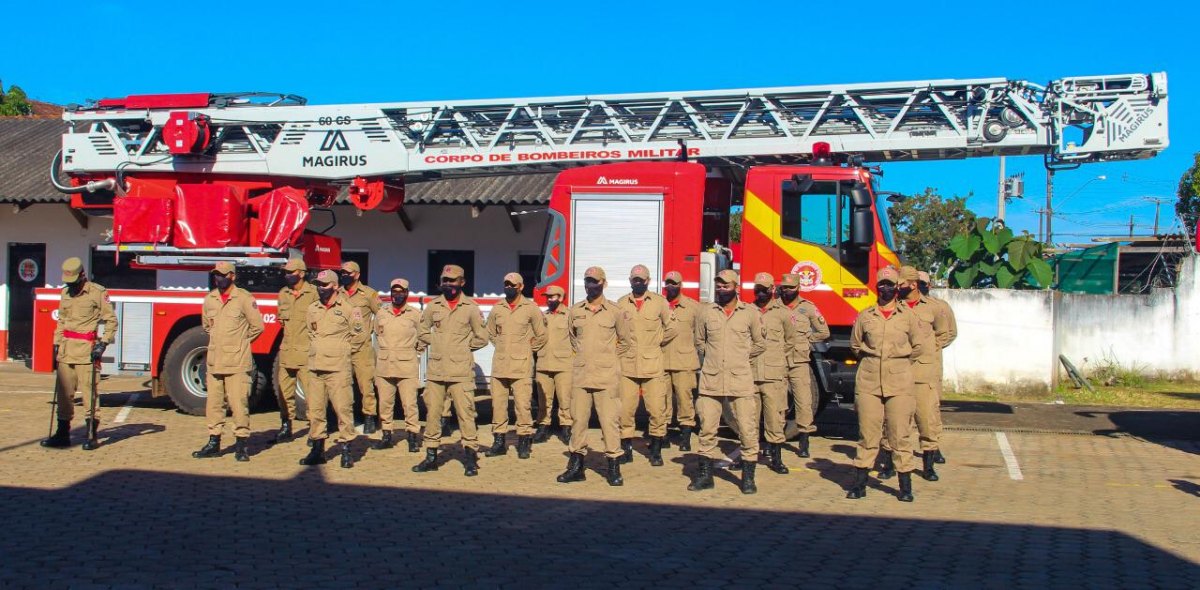 VEREADORA: Márcia Socorristas Animais participa de solenidade no Corpo de Bombeiros 