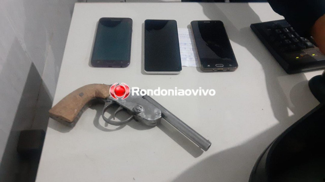 BATEU NO MURO: Dupla acusada de arrastão diz que precisava de dinheiro para pagar traficante