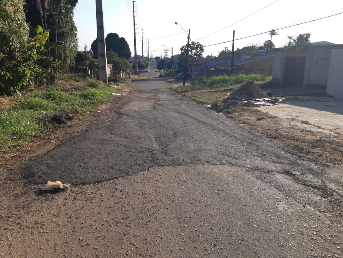 ONLINE: Recuperação asfáltica é realizada apos intermediação de Edwilson Negreiros 